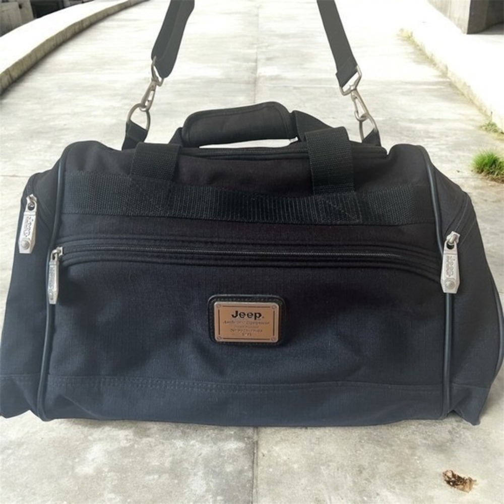 Jeep Authentic Equipment Black‎ Duffle Bag Travel Carry On Weekend Bag